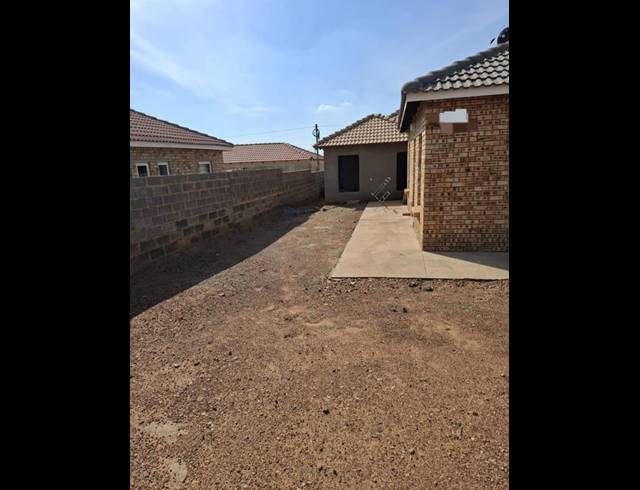 3 BEDROOM HOUSE FOR SALE IN LEHAE